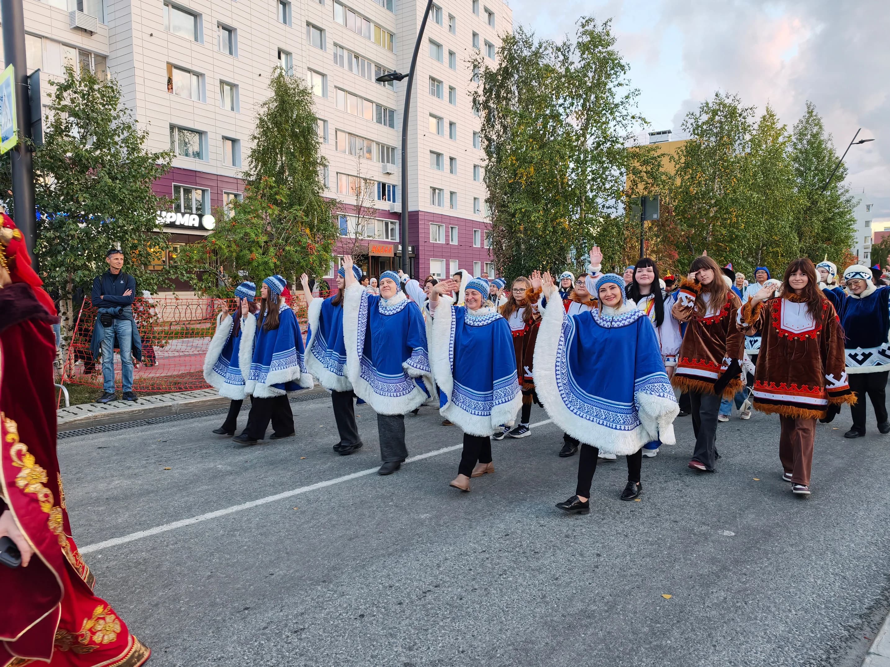 Марш "Шагает дружба" в Ноябрьске
