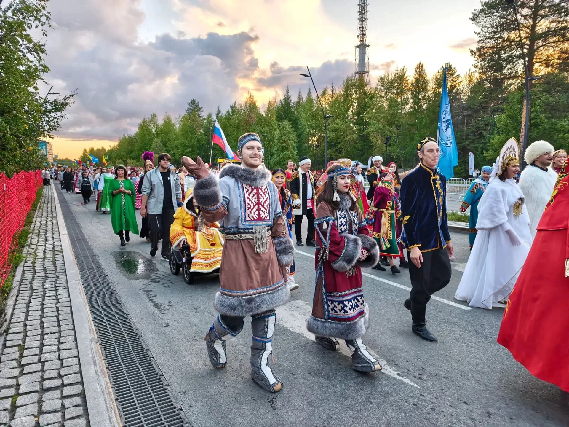 Марш "Шагает дружба" в Ноябрьске