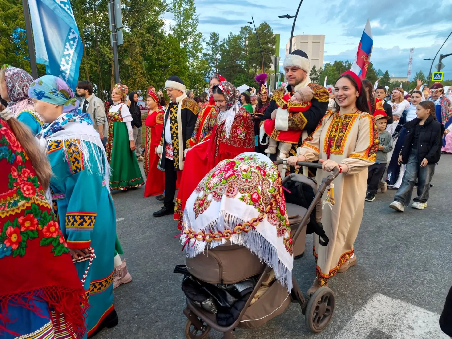Марш "Шагает дружба" в Ноябрьске