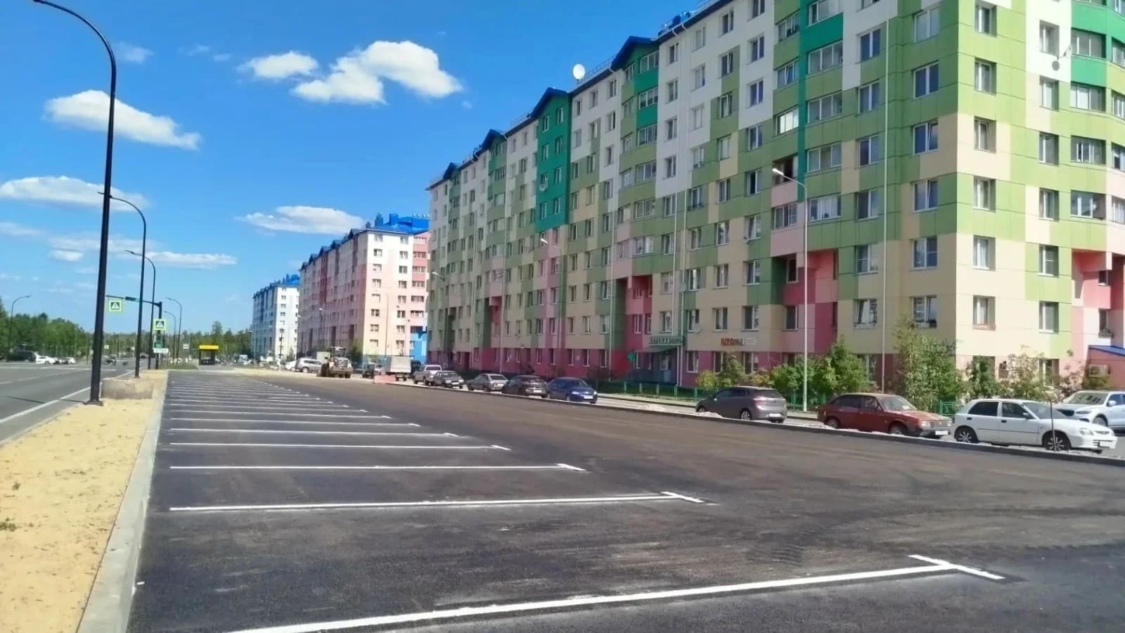В восьмом микрорайоне Ноябрьска обустраивают новые парковки