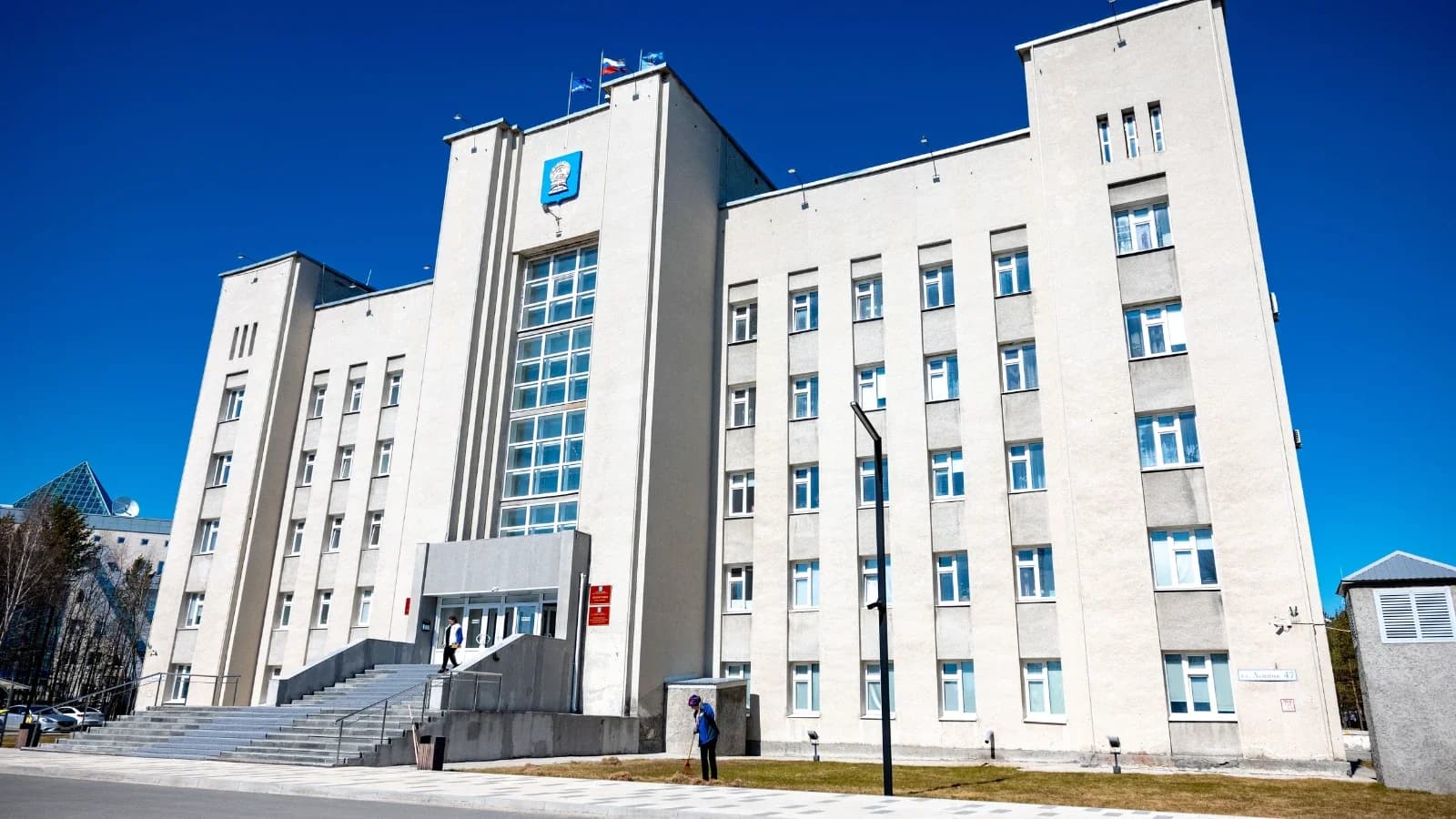В Ноябрьске на торги выставили помещение кафе в администрации города