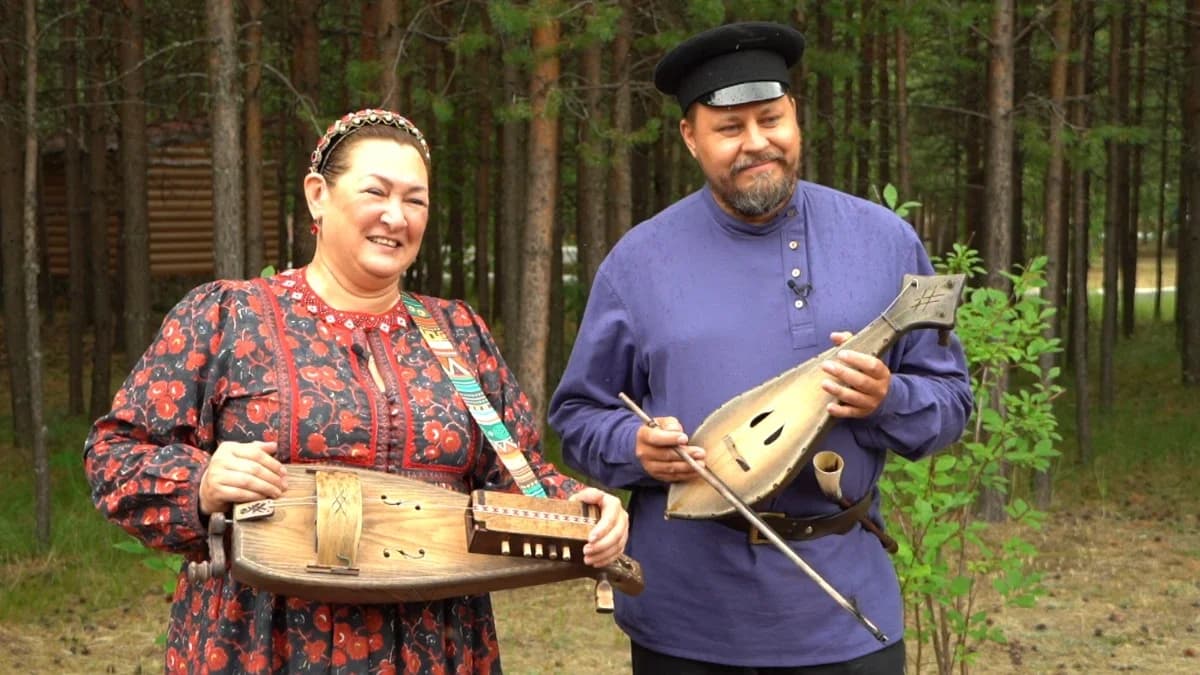 От кугикл до колесной лиры: артисты Ноябрьска показали старинные славянские инструменты