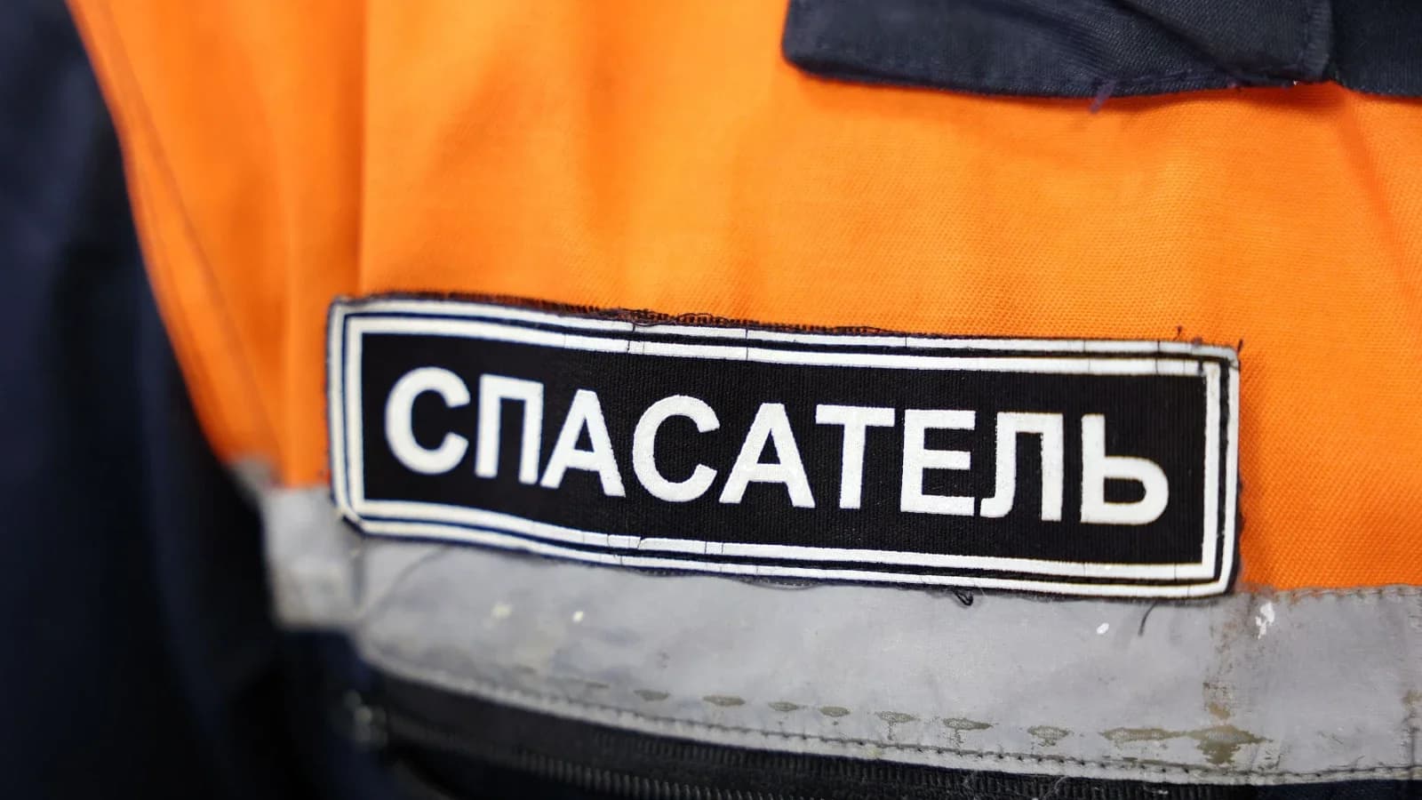 Спасатели Ноябрьска нашли и эвакуировали застрявших на зимнике людей