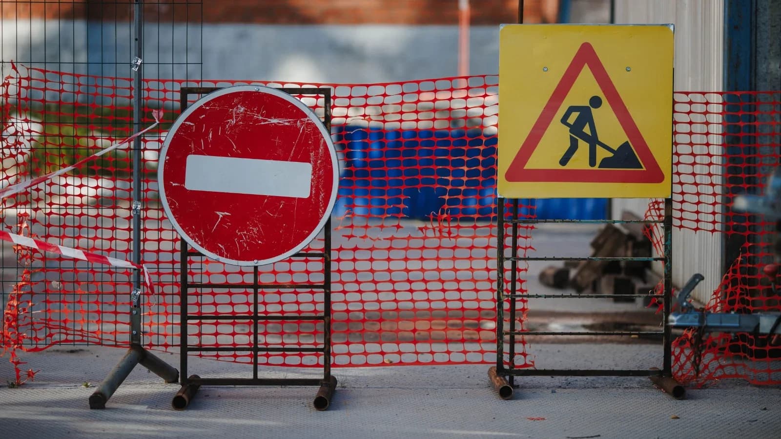 В Ноябрьске устраняют последствия аварии на сетях водоснабжения