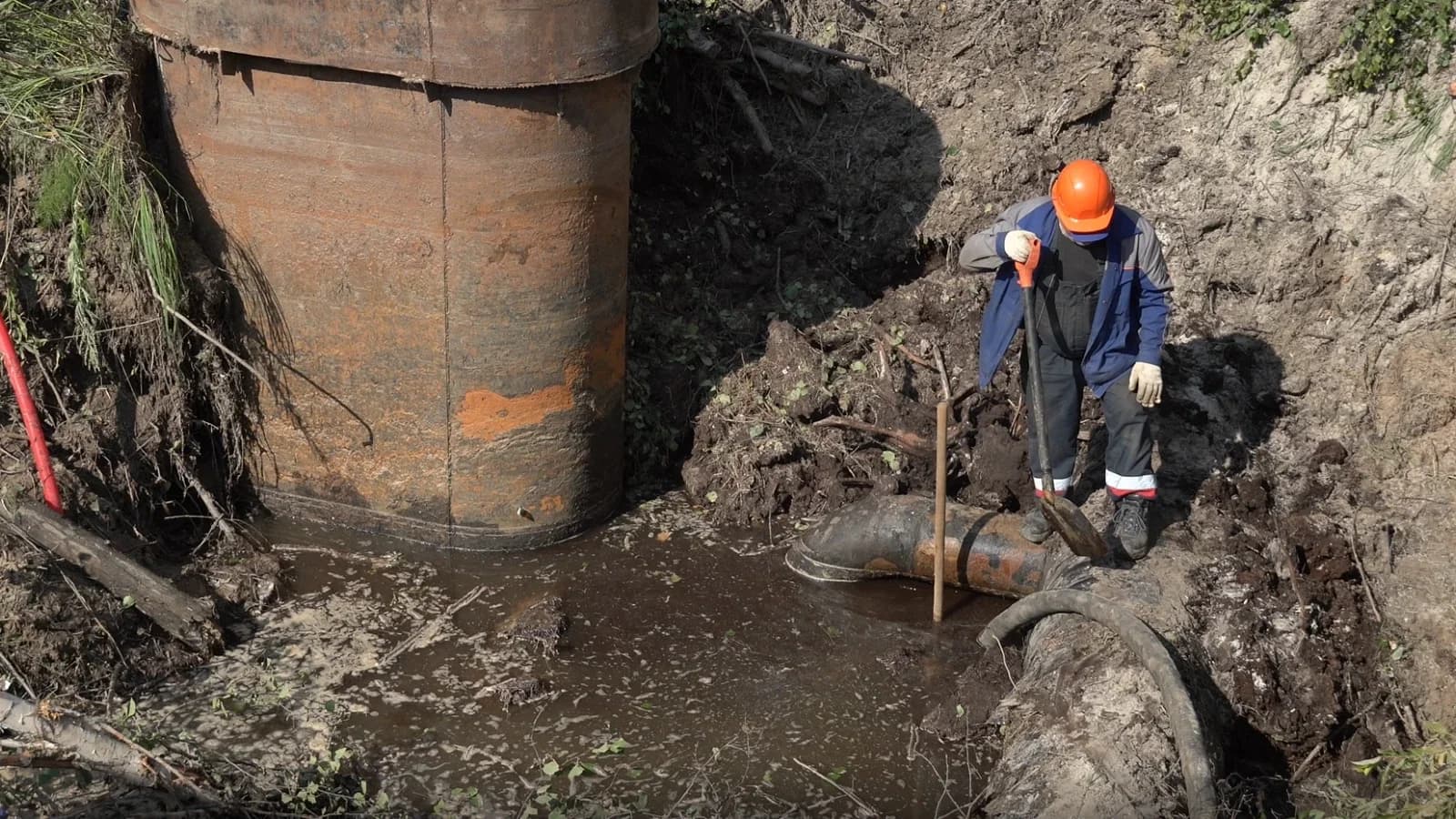 В Ноябрьске завершился ремонт на поврежденном участке водовода