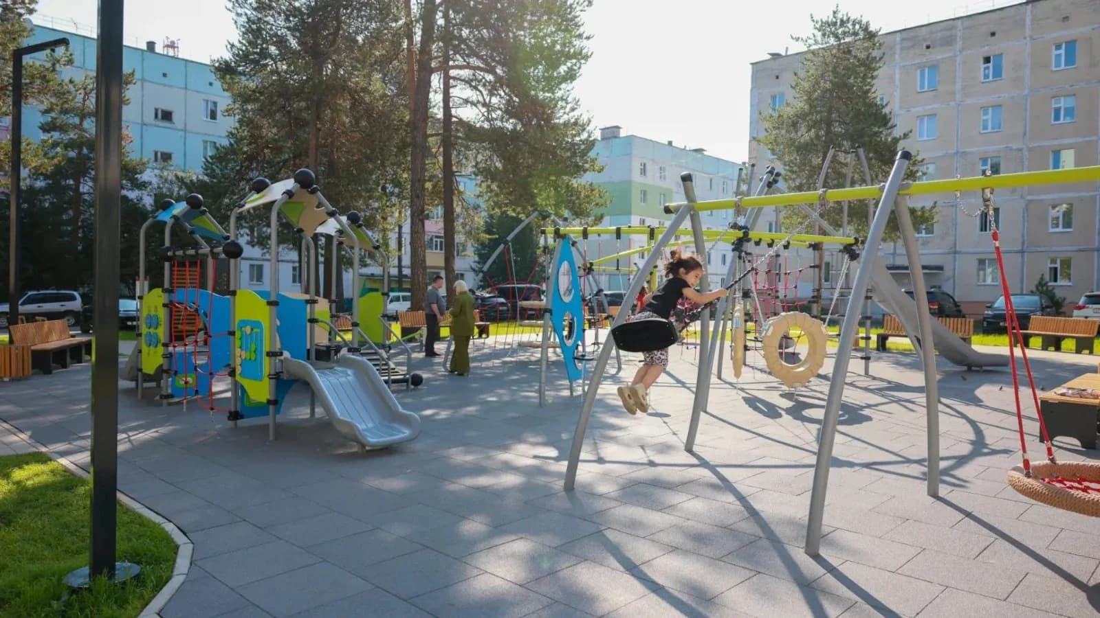 Ноябрьск становится уютнее: как программа «Мой двор» меняет облик города