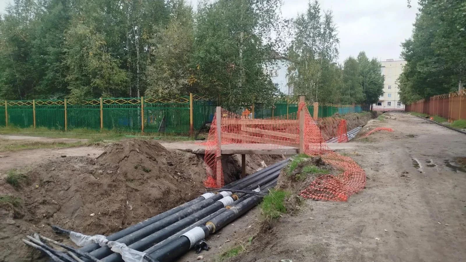 В Ноябрьске готовят безопасные подходы к школе № 3