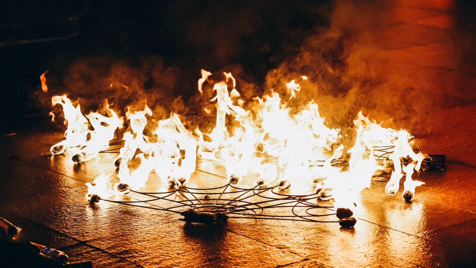 Рок и огненное шоу: в Ноябрьске впервые пройдет фестиваль «ЖАР‑фест» (6+)